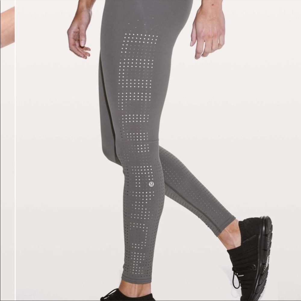 NWOT LuluLemon Soul Cycle Reflect Gray Leggings Size 6‎